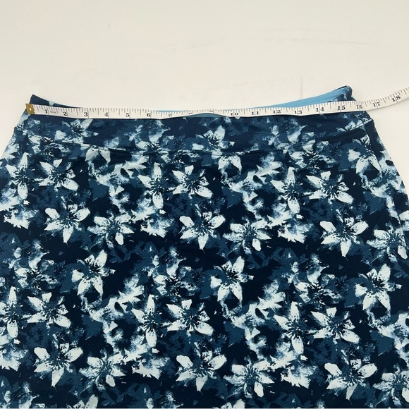 Tranquility by Colorado Clothing Floral Skort Blue size Large Built-In Shorts - Picture 7 of 8